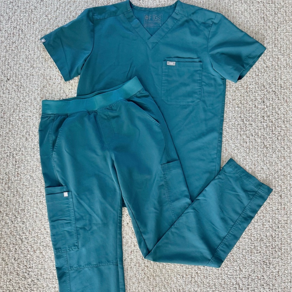 Figs Men’s Teal scrub set